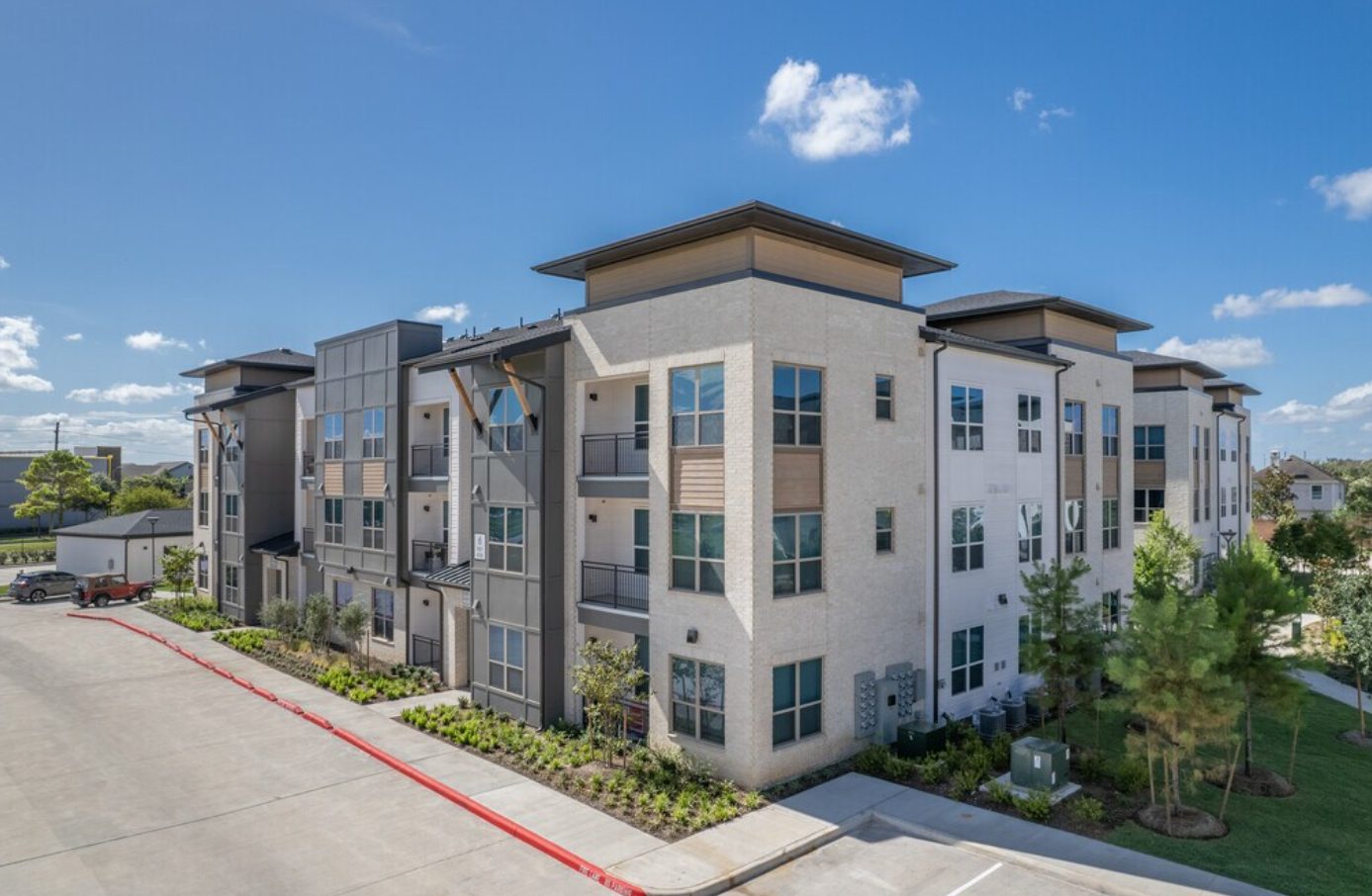 Elan Shadow Creek Ranch apartment buildings
